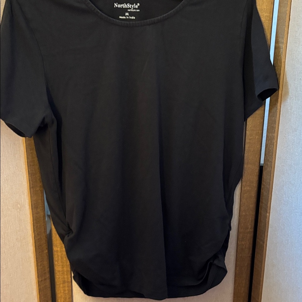 FINAL MARKDOWN Northstyle Classic Black Short Sleeve Top medium